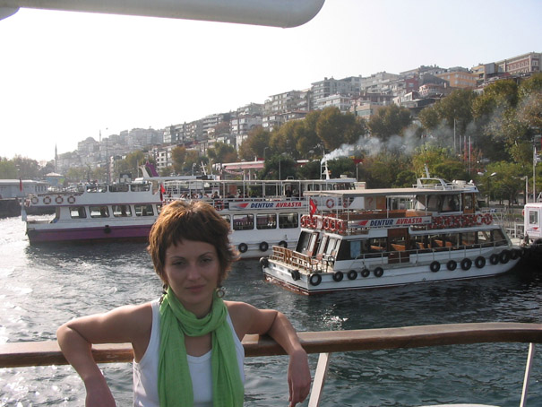 Brodovi, camci i tankeri u Istanbulu (Turska) 02 A.jpg
